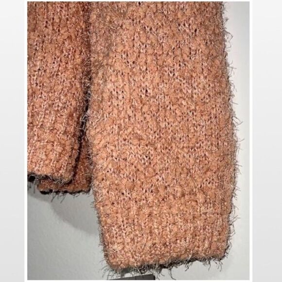 New Large Peachy Pink Chunky Knit Sweater - Picture 13 of 16